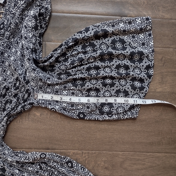 Catherines Smocked Mosaic Print Flutter Sleeve Tunic Top - Picture 12 of 12